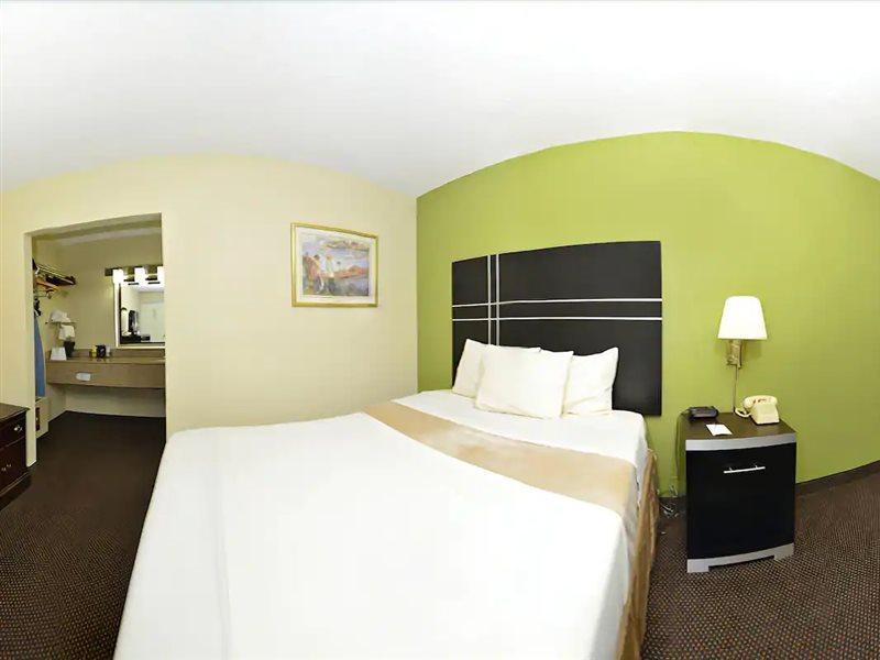 Days Inn Oil City Conference Center Eksteriør bilde