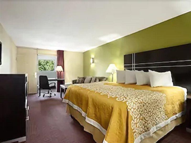 Days Inn Oil City Conference Center Eksteriør bilde